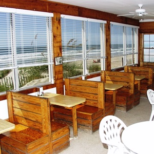 The Jolly Roger Pier Grill
